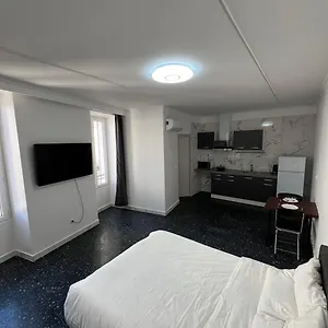 *** Guest house Entier St Charles, Canebiere, Vieux-port France
